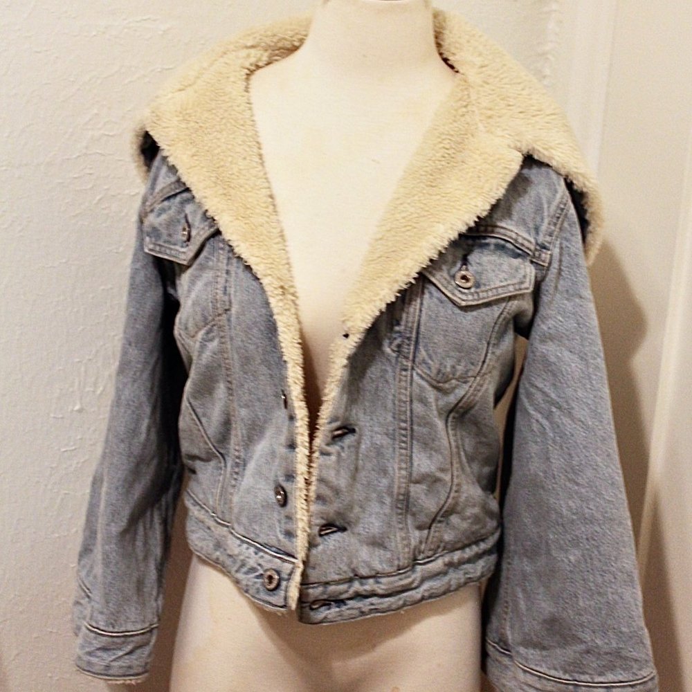 Levi Cropped Sherpa Trucker Jacket Light Medium-wash